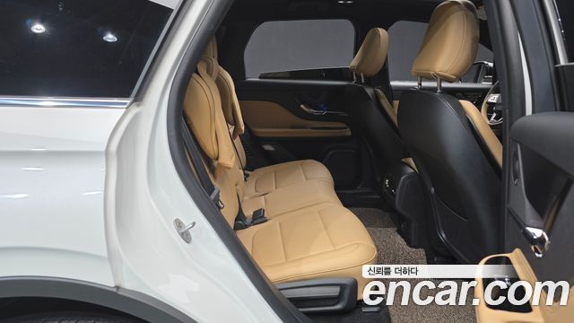 Lincoln Corsair 2022 — photo 17
