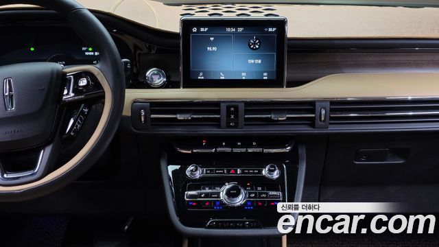Lincoln Corsair 2022 — photo 18