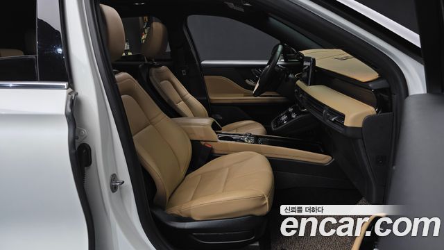 Lincoln Corsair 2022 — photo 16