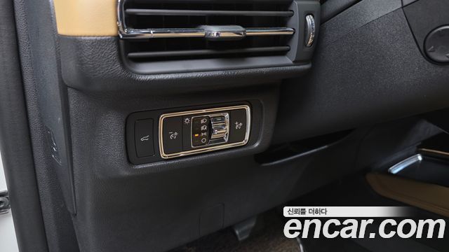 Lincoln Corsair 2022 — photo 27