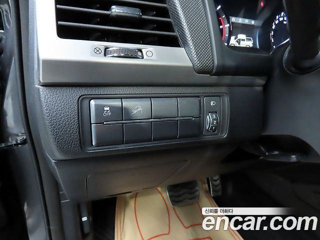 KG Mobility Rexton 2018 — photo 15