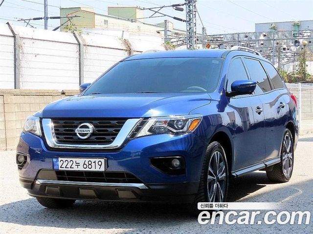 Nissan Pathfinder 2017 — photo 2