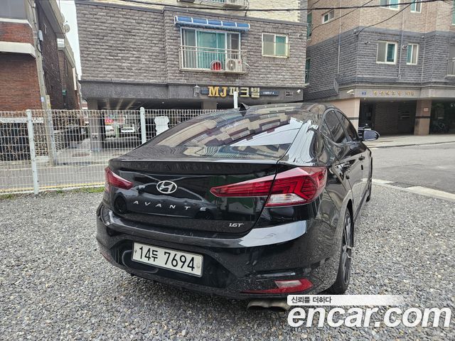 Hyundai AVANTE 2019 — photo 3
