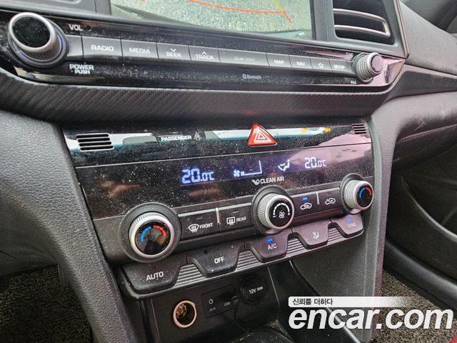 Hyundai AVANTE 2019 — photo 11