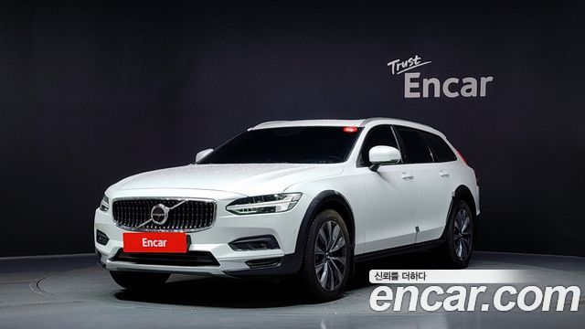 Volvo V90 2021 — photo 1