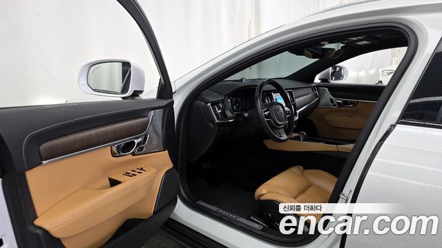 Volvo V90 2021 — photo 13