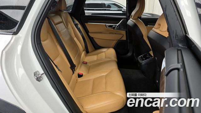 Volvo V90 2021 — photo 17