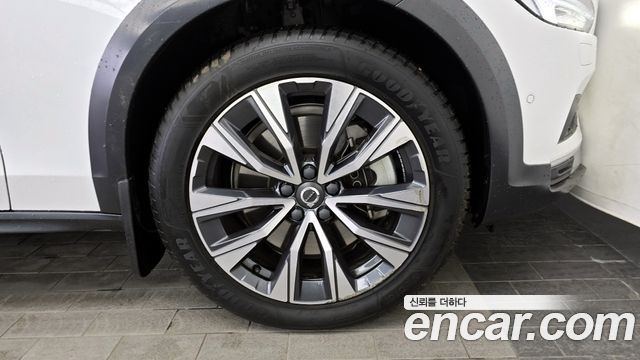 Volvo V90 2021 — photo 7