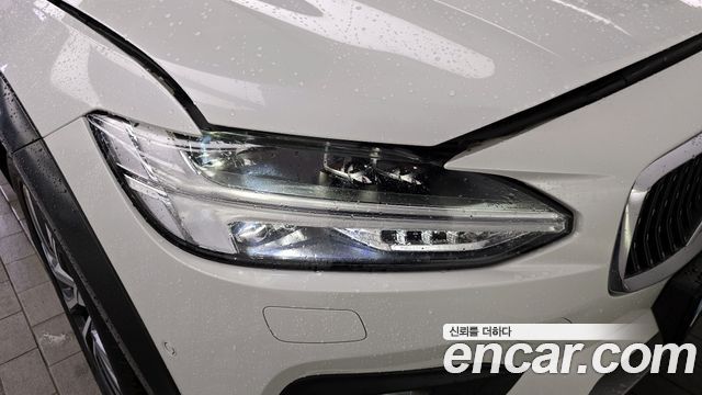 Volvo V90 2021 — photo 8