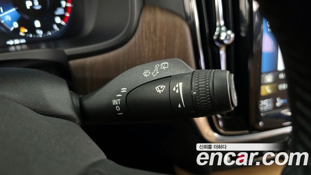 Volvo V90 2021 — photo 27