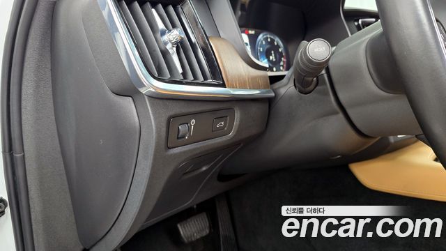 Volvo V90 2021 — photo 30