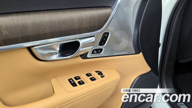 Volvo V90 2021 — photo 32