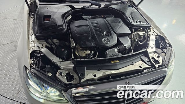 Mercedes-Benz E-Class 2018 — photo 6