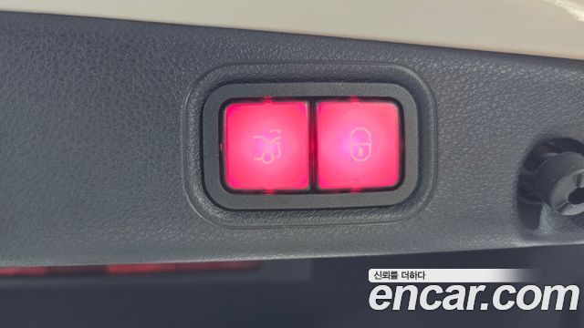 Mercedes-Benz E-Class 2018 — photo 22