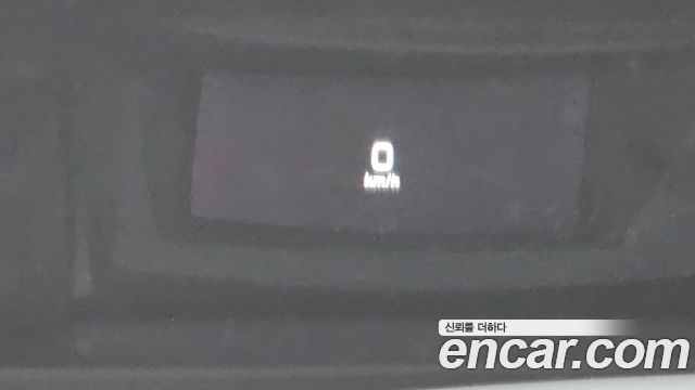 Mercedes-Benz E-Class 2018 — photo 31