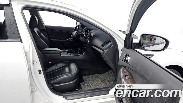 Kia K5 2013 — photo 11