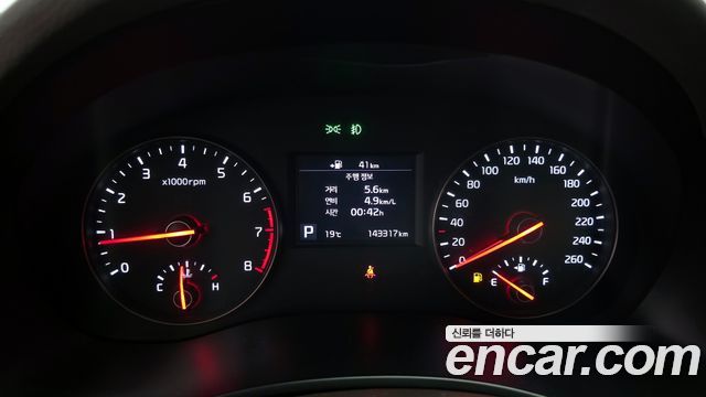 Kia K7 2016 — photo 11
