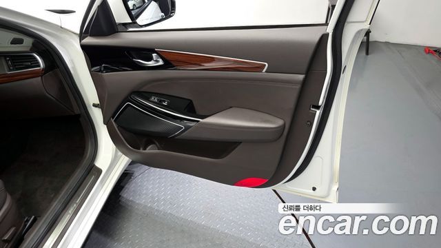 Kia K7 2016 — photo 14