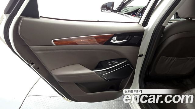 Kia K7 2016 — photo 15