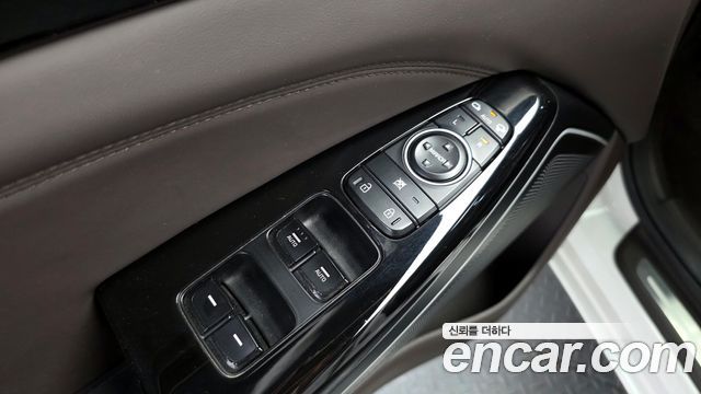 Kia K7 2016 — photo 28