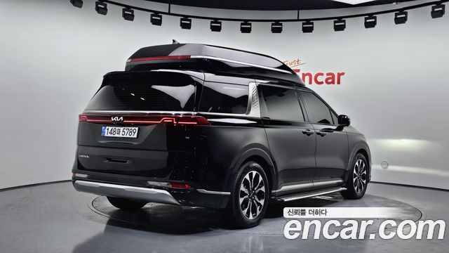 Kia Canival 2022 — photo 2