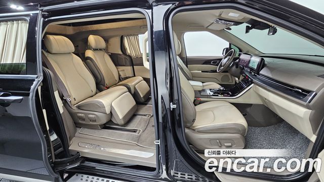 Kia Canival 2022 — photo 16