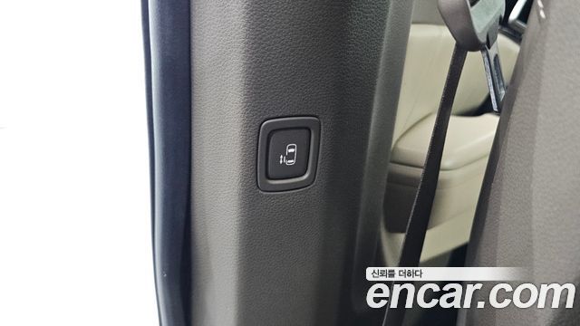 Kia Canival 2022 — photo 31
