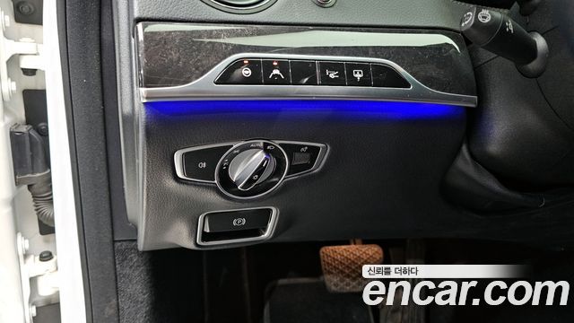 Mercedes-Benz S-Class 2019 — photo 28