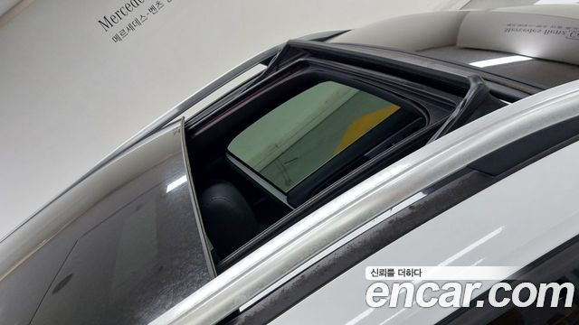 Mercedes-Benz GLB-Class 2021 — photo 12