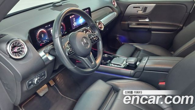 Mercedes-Benz GLB-Class 2021 — photo 14