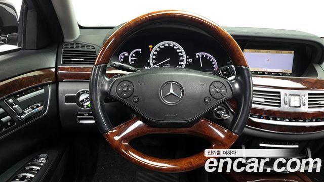 Mercedes-Benz S-Class 2010 — photo 13