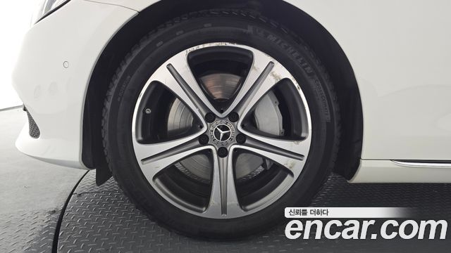 Mercedes-Benz E-Class 2019 — photo 5