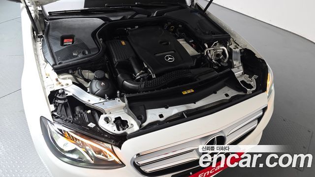 Mercedes-Benz E-Class 2019 — photo 6