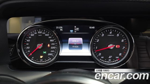 Mercedes-Benz E-Class 2019 — photo 11