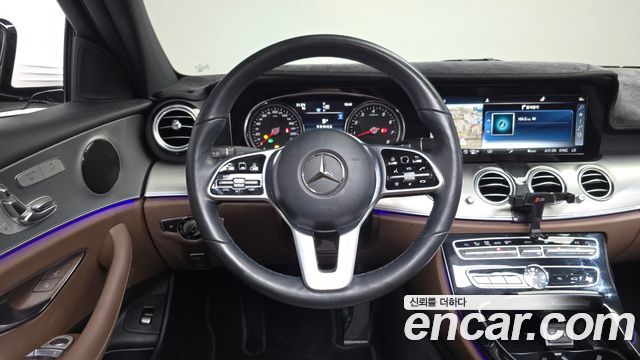 Mercedes-Benz E-Class 2019 — photo 19