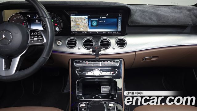 Mercedes-Benz E-Class 2019 — photo 20