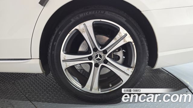 Mercedes-Benz E-Class 2019 — photo 7