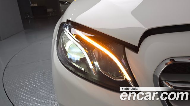 Mercedes-Benz E-Class 2019 — photo 8