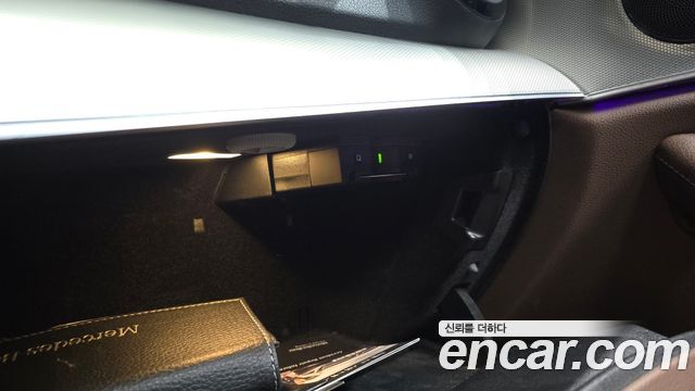 Mercedes-Benz E-Class 2019 — photo 29