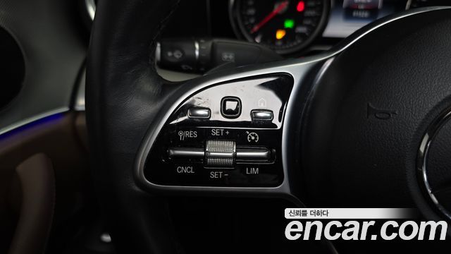 Mercedes-Benz E-Class 2019 — photo 31
