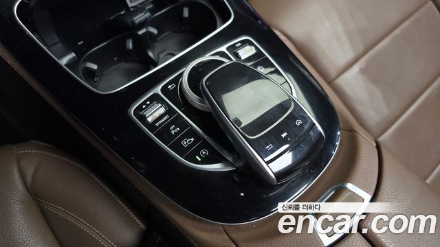 Mercedes-Benz E-Class 2019 — photo 32