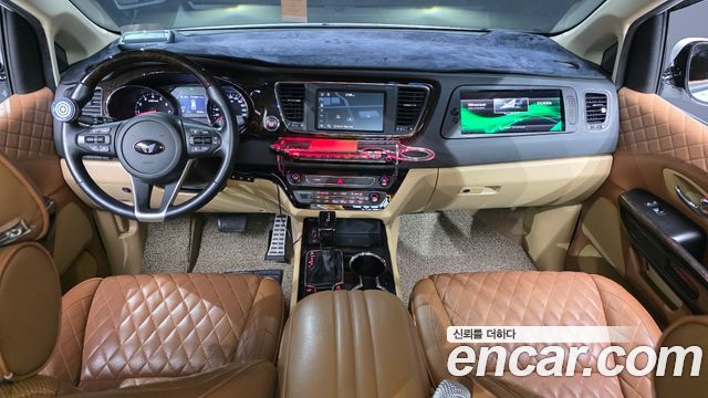 Kia Canival 2020 — photo 10