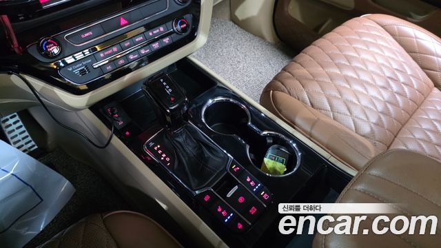 Kia Canival 2020 — photo 12