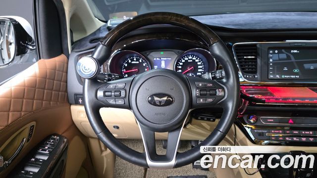 Kia Canival 2020 — photo 19