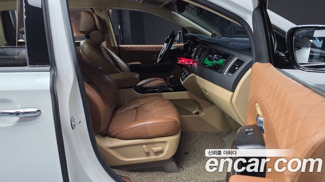 Kia Canival 2020 — photo 16