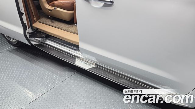 Kia Canival 2020 — photo 27