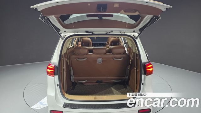 Kia Canival 2020 — photo 31