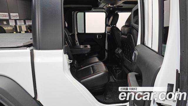 Jeep Gladiator 2021 — photo 11