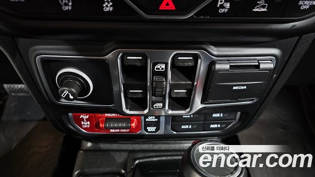 Jeep Gladiator 2021 — photo 19