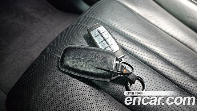Genesis GV80 2020 — photo 22
